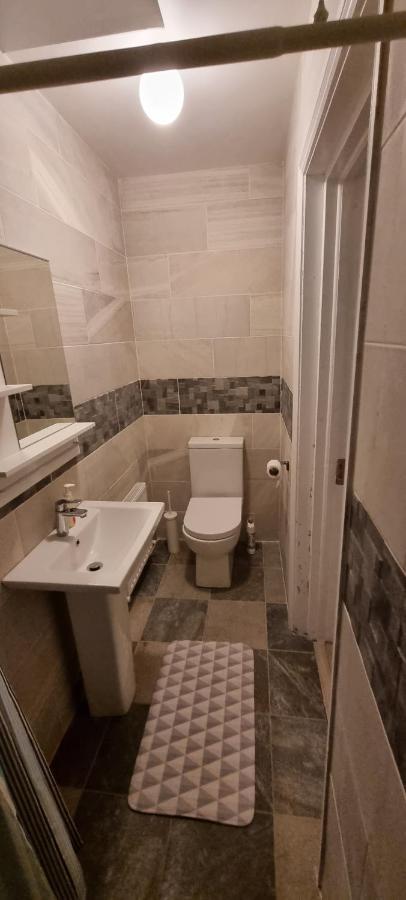 Spacious Curragh 2-Bed Apartment With Own Entrance Brownstown Exterior foto